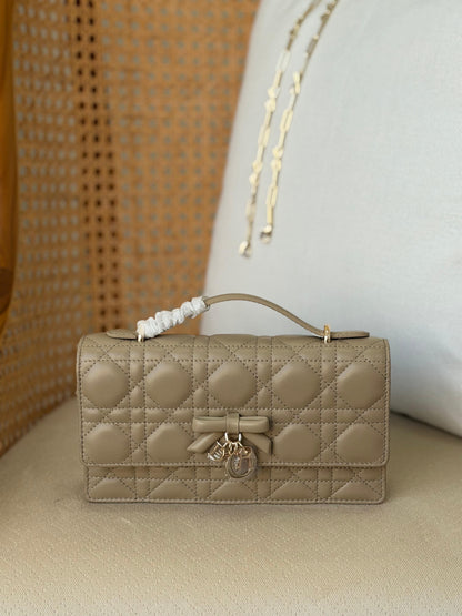 miss DIOR fyonka