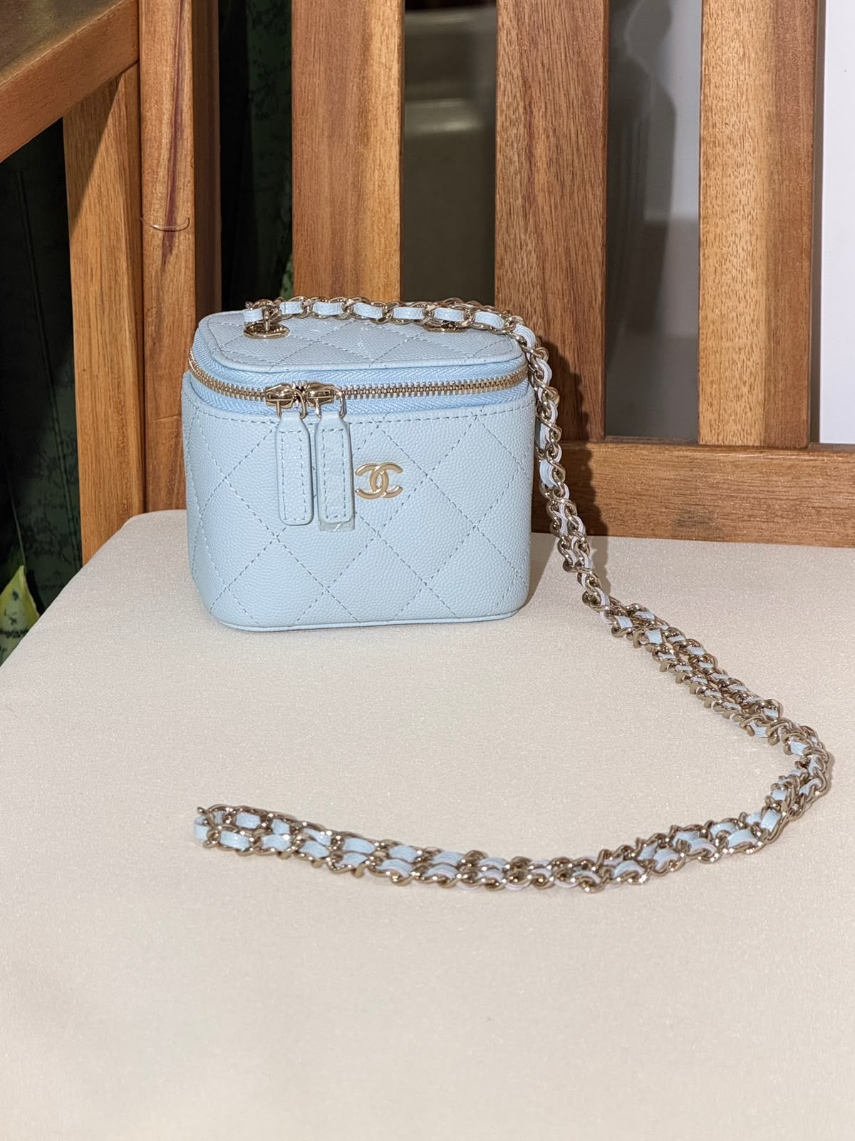 CHANEL makeup bag 10 CM