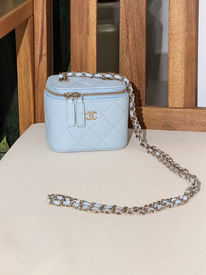 CHANEL makeup bag 10 CM