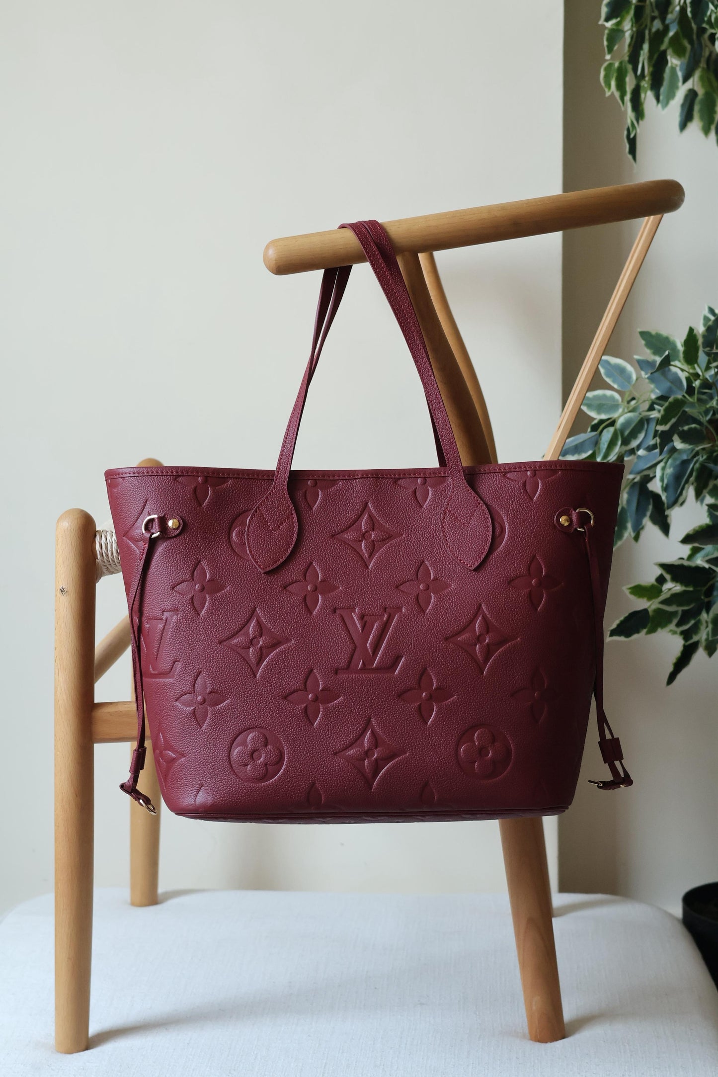 LOUIS Vuitton Neverfull mm tote bag