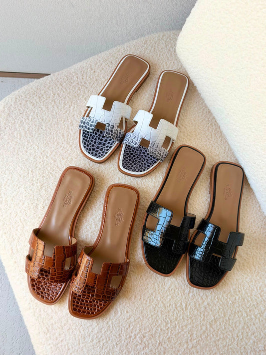 Hermès Oran flat sandals