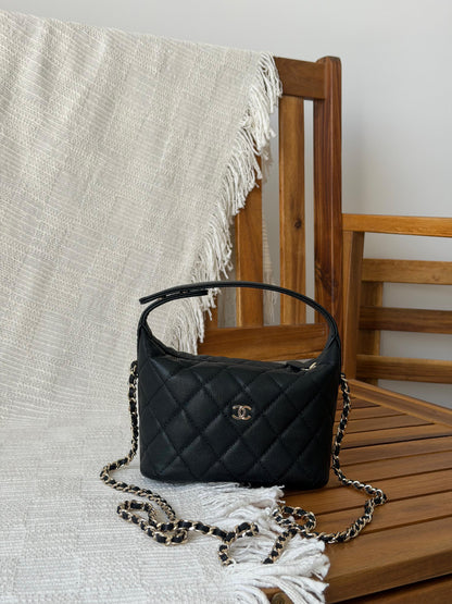 Chanel classic clutch with chain