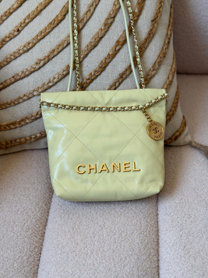 Chanel 22 mini size  18 CM
