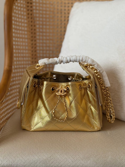 CHANEL Hobo mini 22 CM