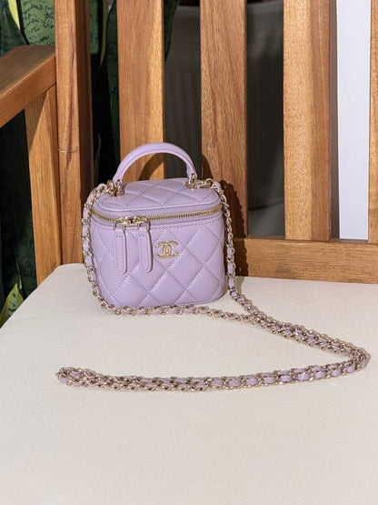 CHANEL makeup bag 10 CM
