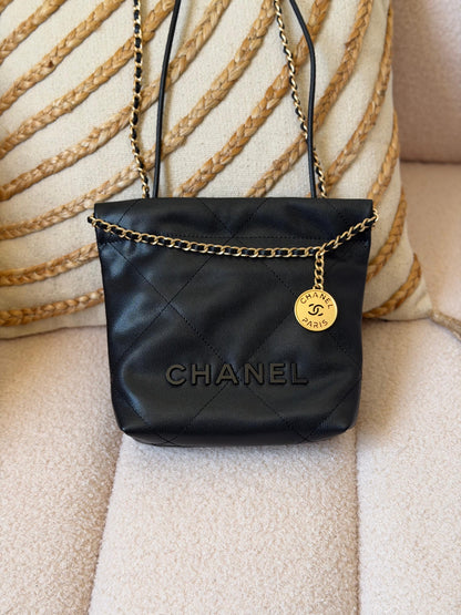 Chanel 22 mini size  18 CM