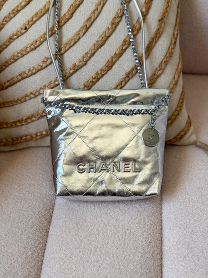 Chanel 22 mini size  18 CM