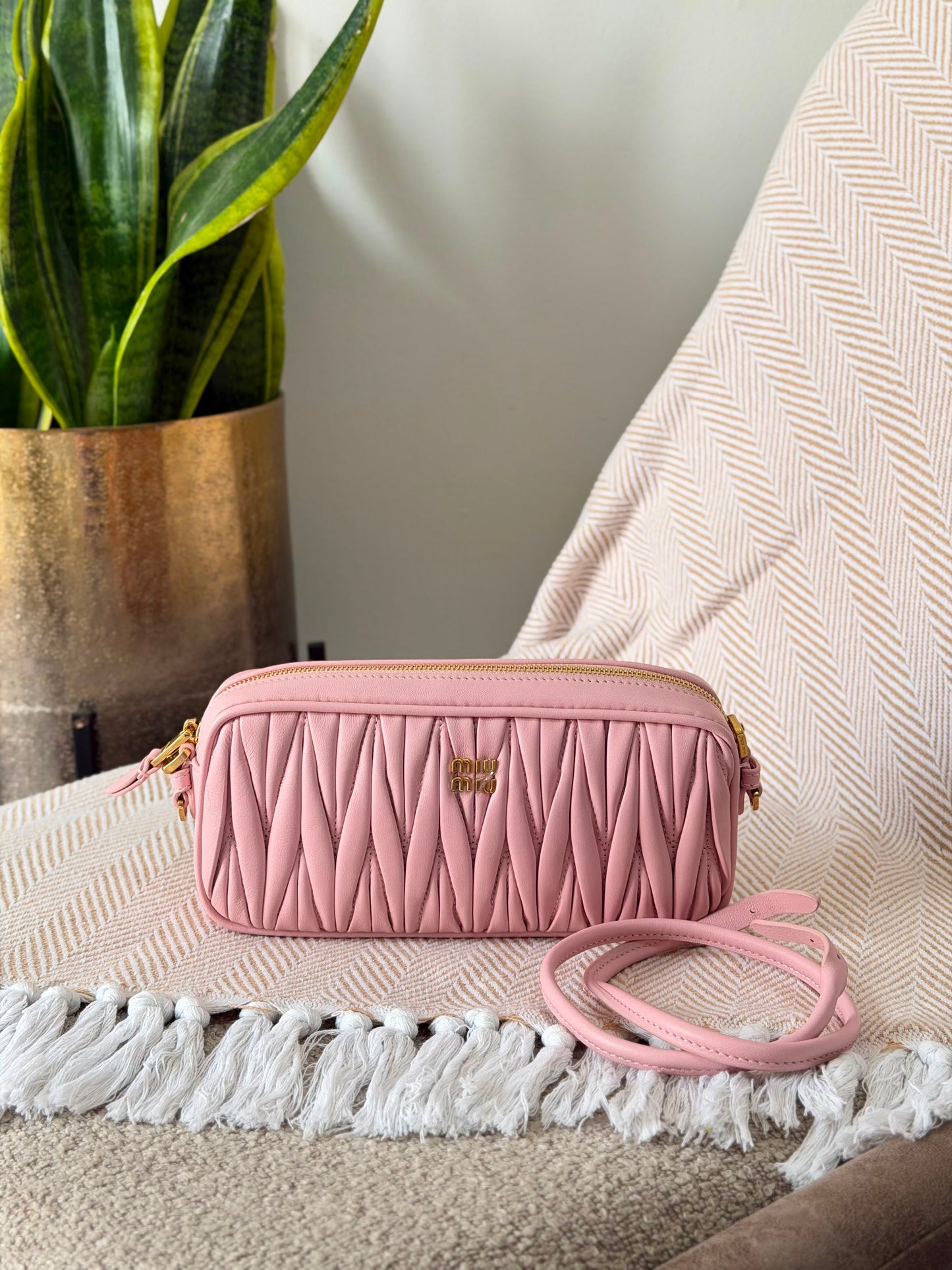 MIU MIU 21 CM