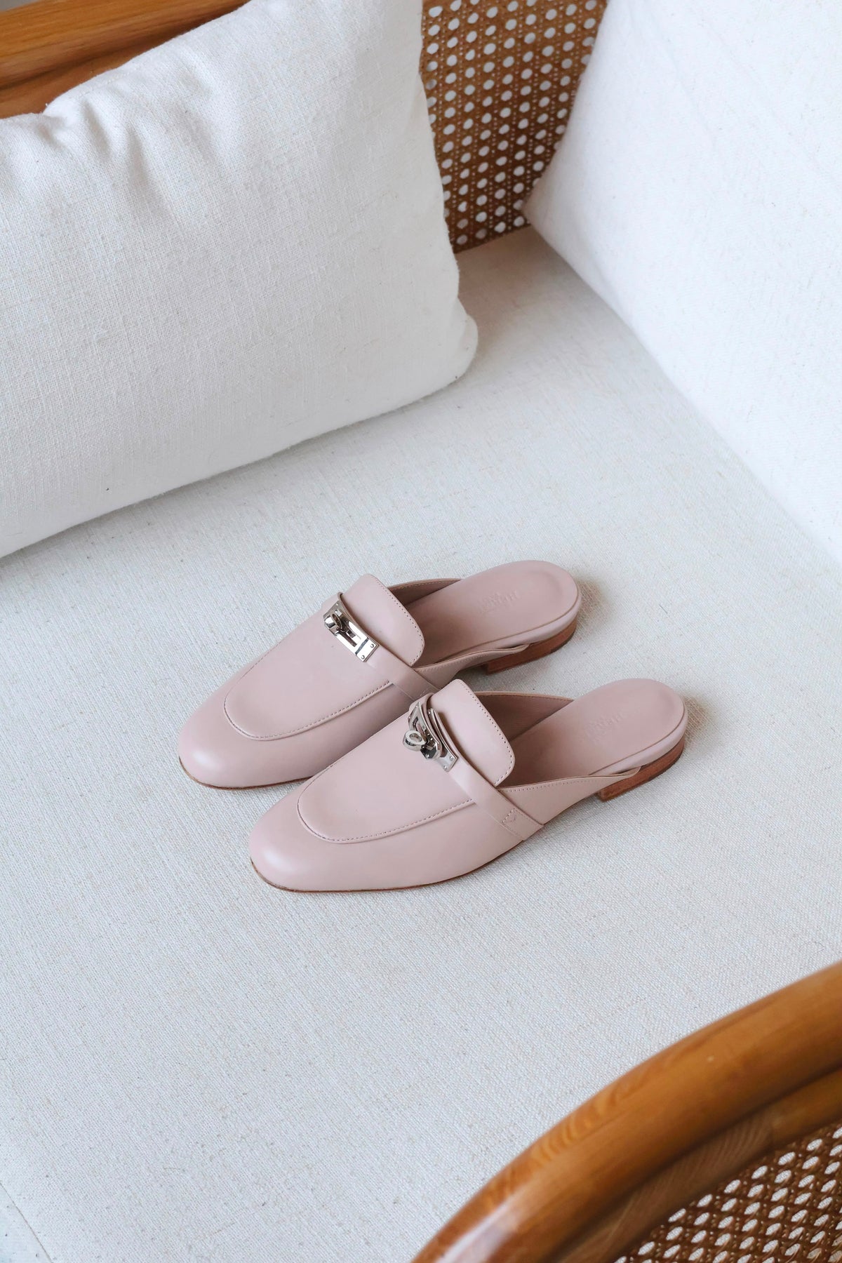 Hermès Oz loafers featuring
