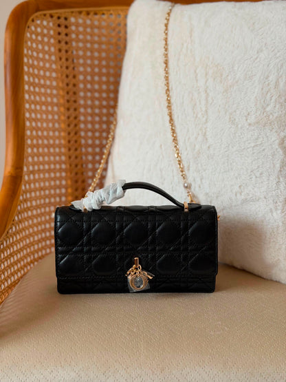 Miss DIOR lamp skin