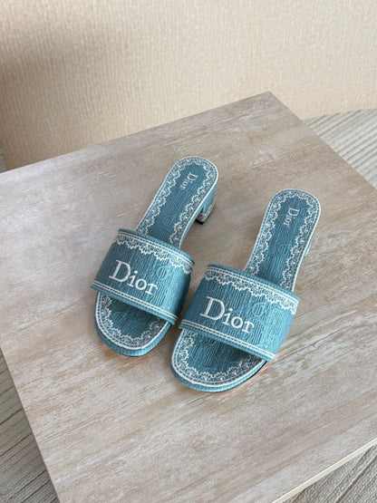 DIOR