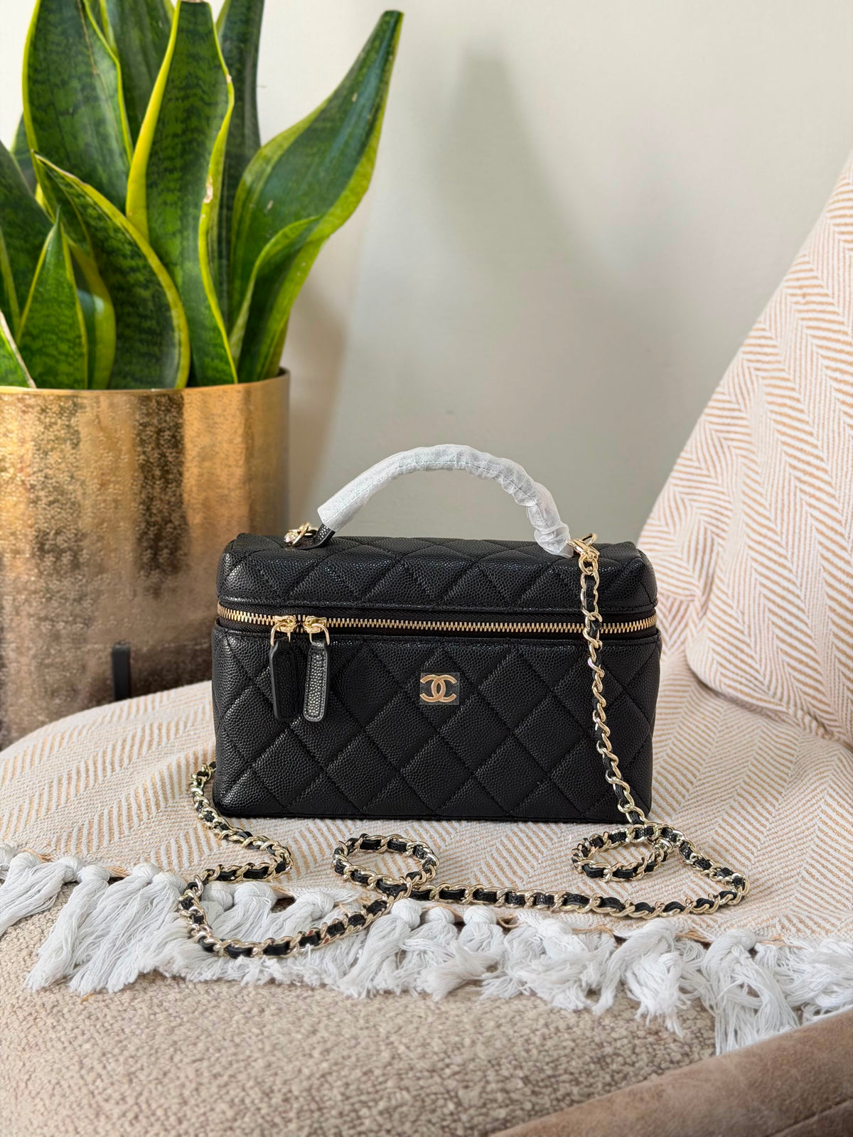 Chanel Metallic Quilted Caviar Long Vanity Cases with Chain 19 CM