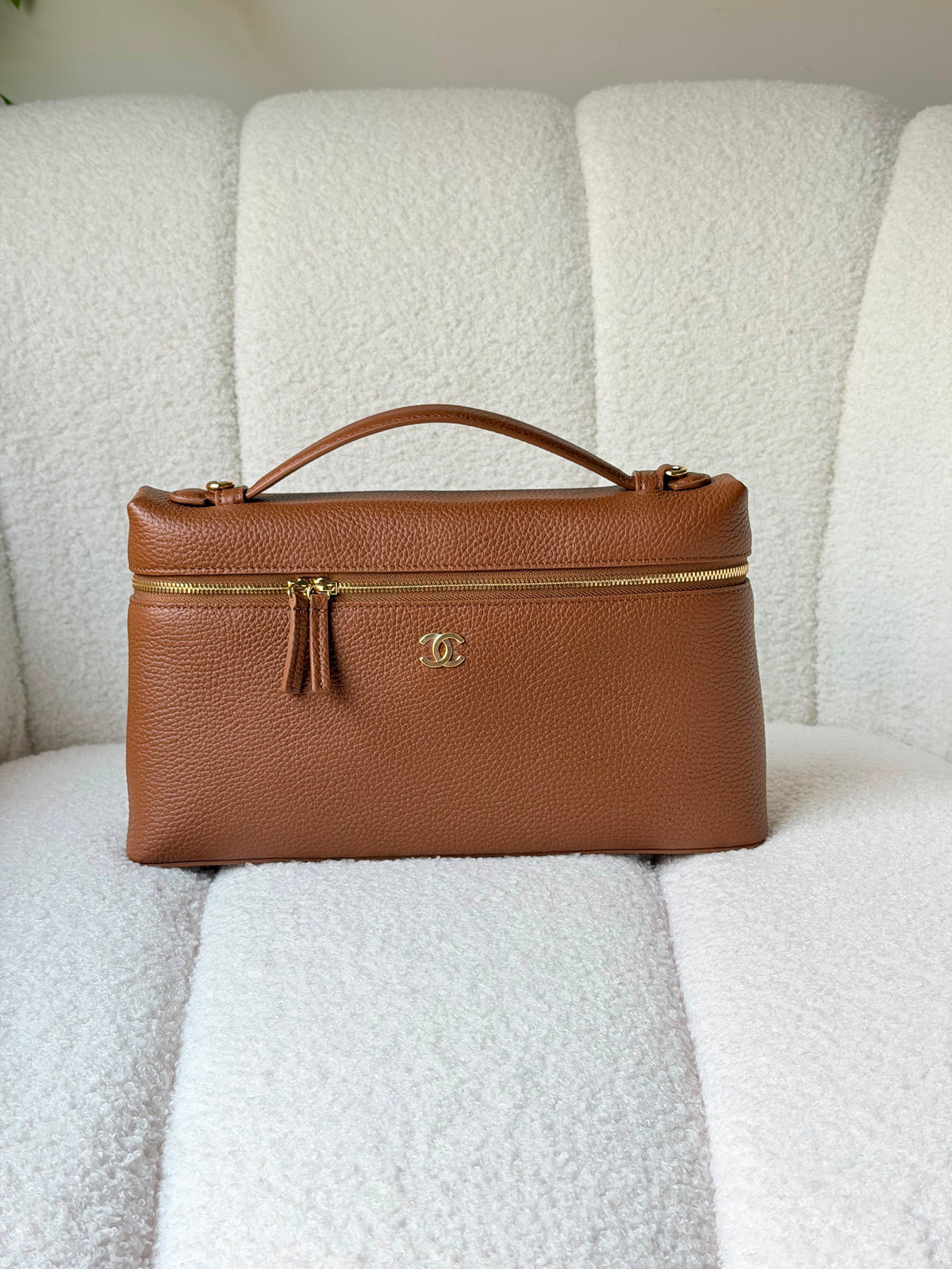 calfskin Chanel vanity case top handle 28 CM