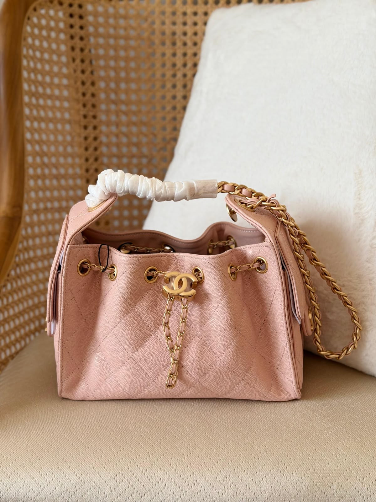 CHANEL Hobo mini 22 CM