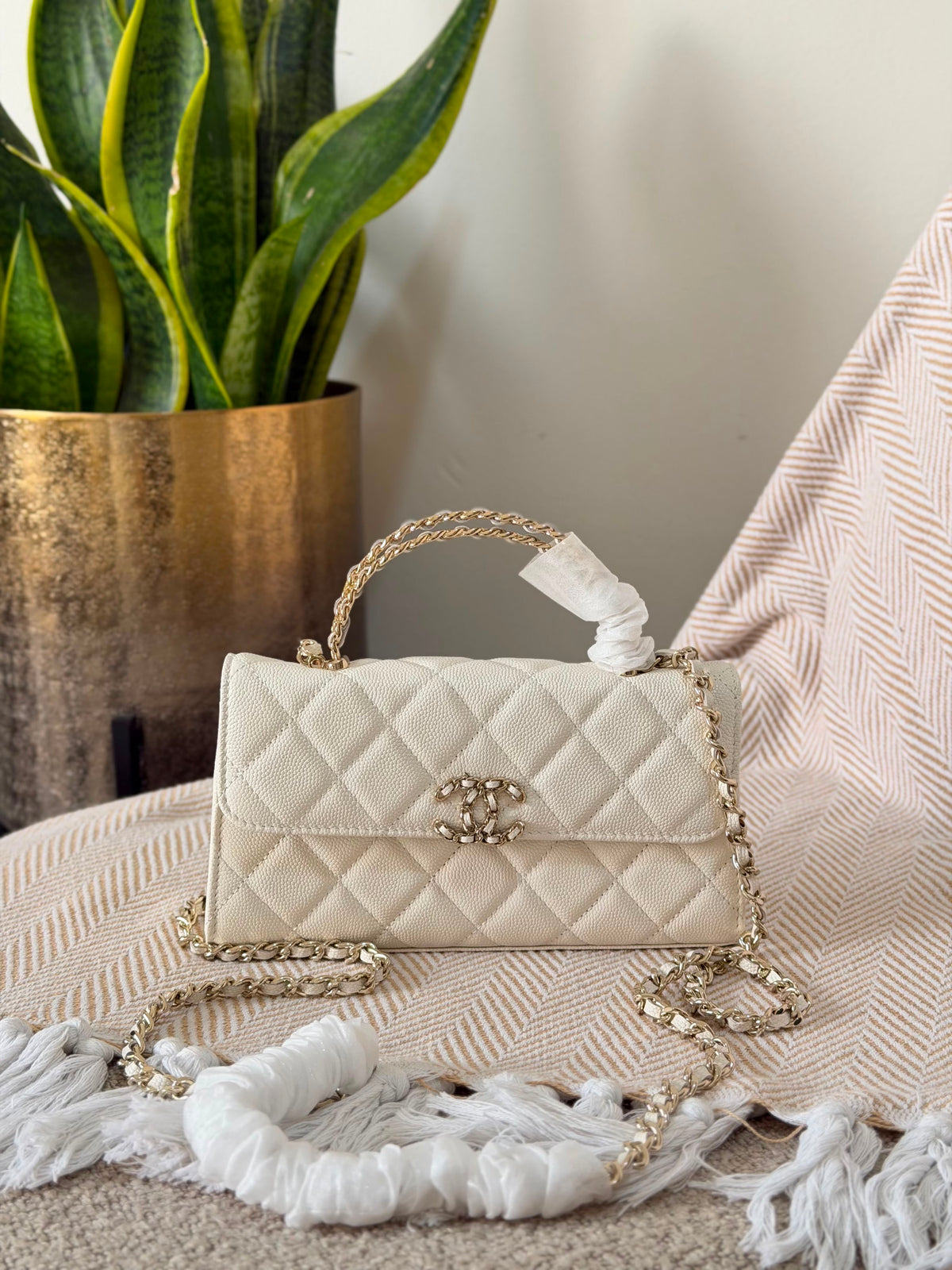 Chanel Kelly top handle bag 18 CM