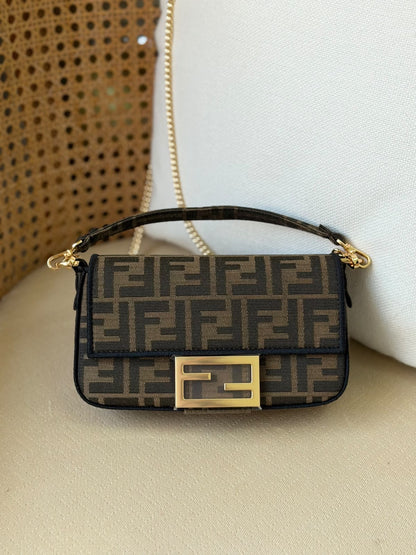 Fendi Baguette bag 19 CM