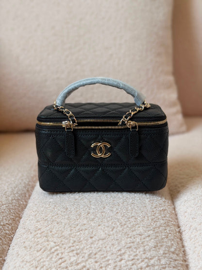 Chanel makeup 💄 bag 16 CM