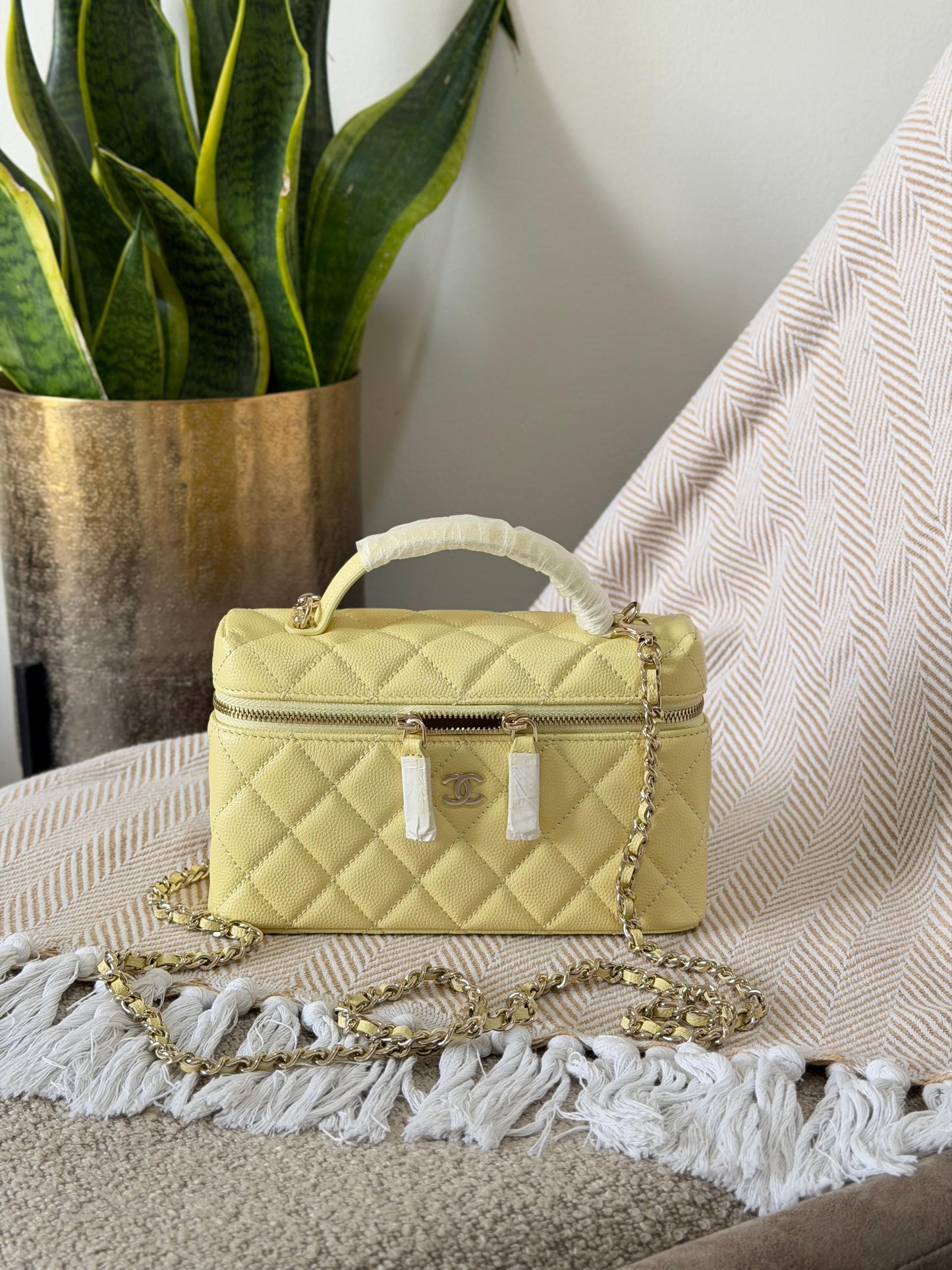 Chanel vanity cases 19 CM