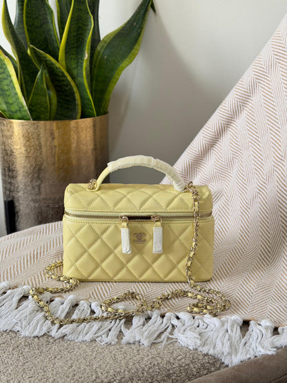 Chanel vanity cases 19 CM