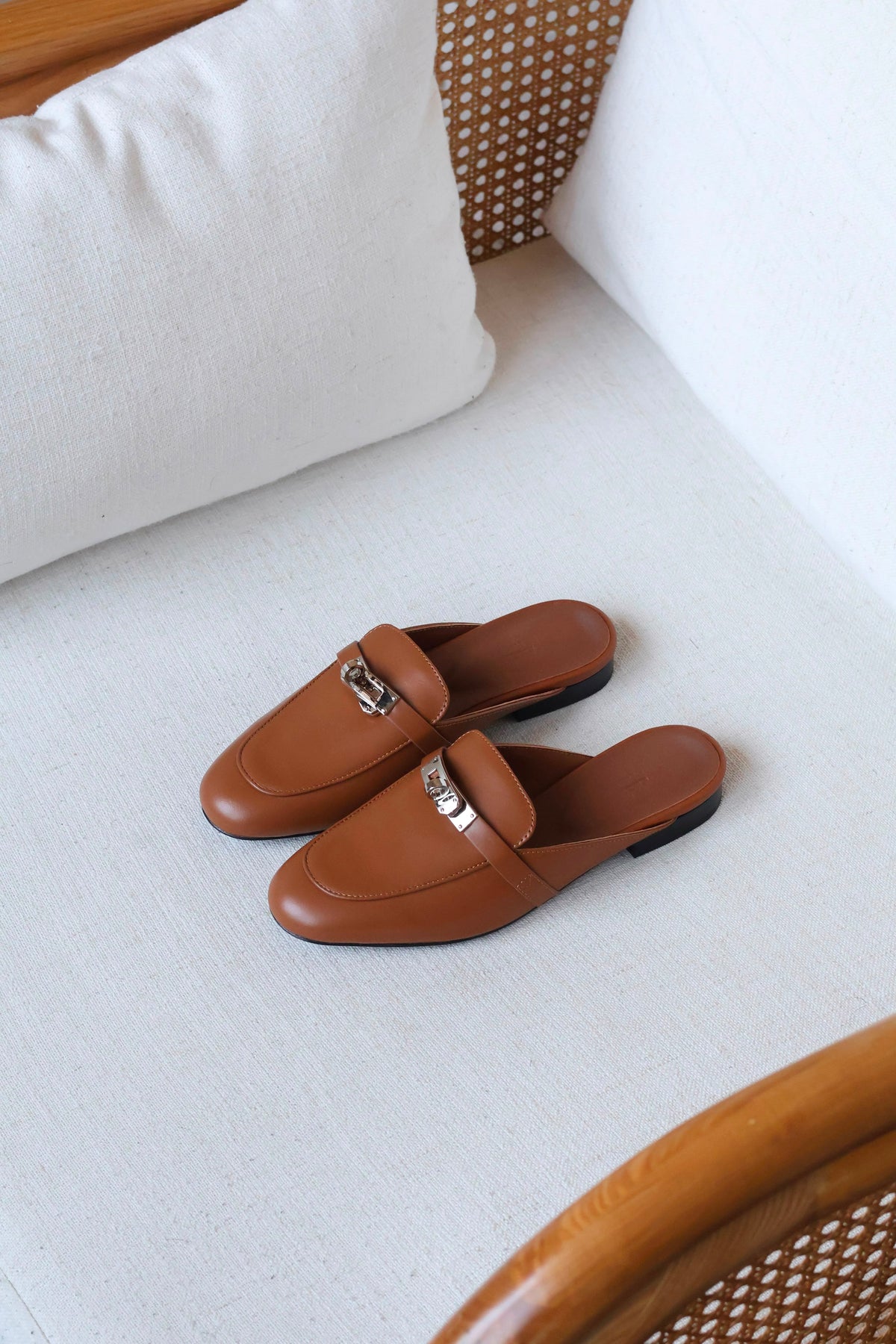 Hermès Oz loafers featuring