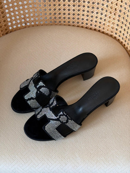 Hermès Oasis Sandals in Suede with Figure Artistique Motif