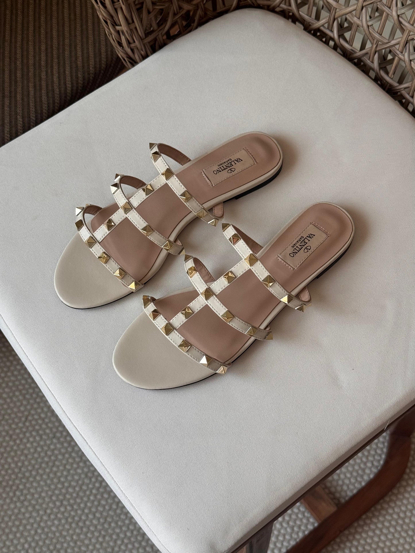 Valentino Garavani Rockstud flat sandals