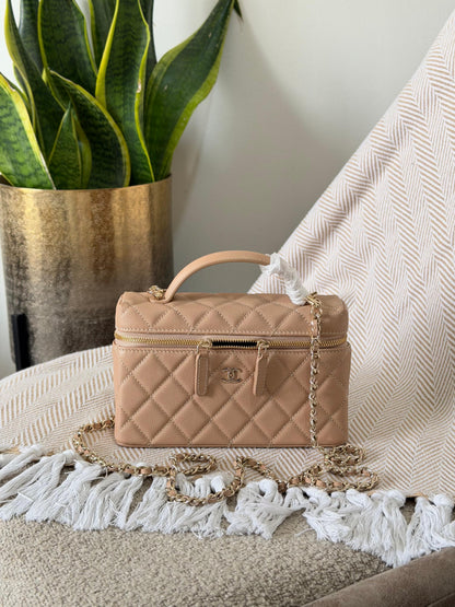 Chanel vanity cases 19 CM