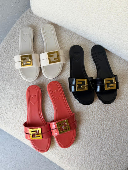 Fendi FFold leather flat sandals