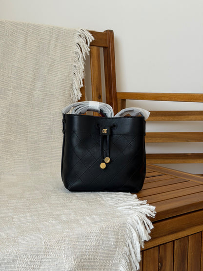 Chanel bucket bag 18 CM
