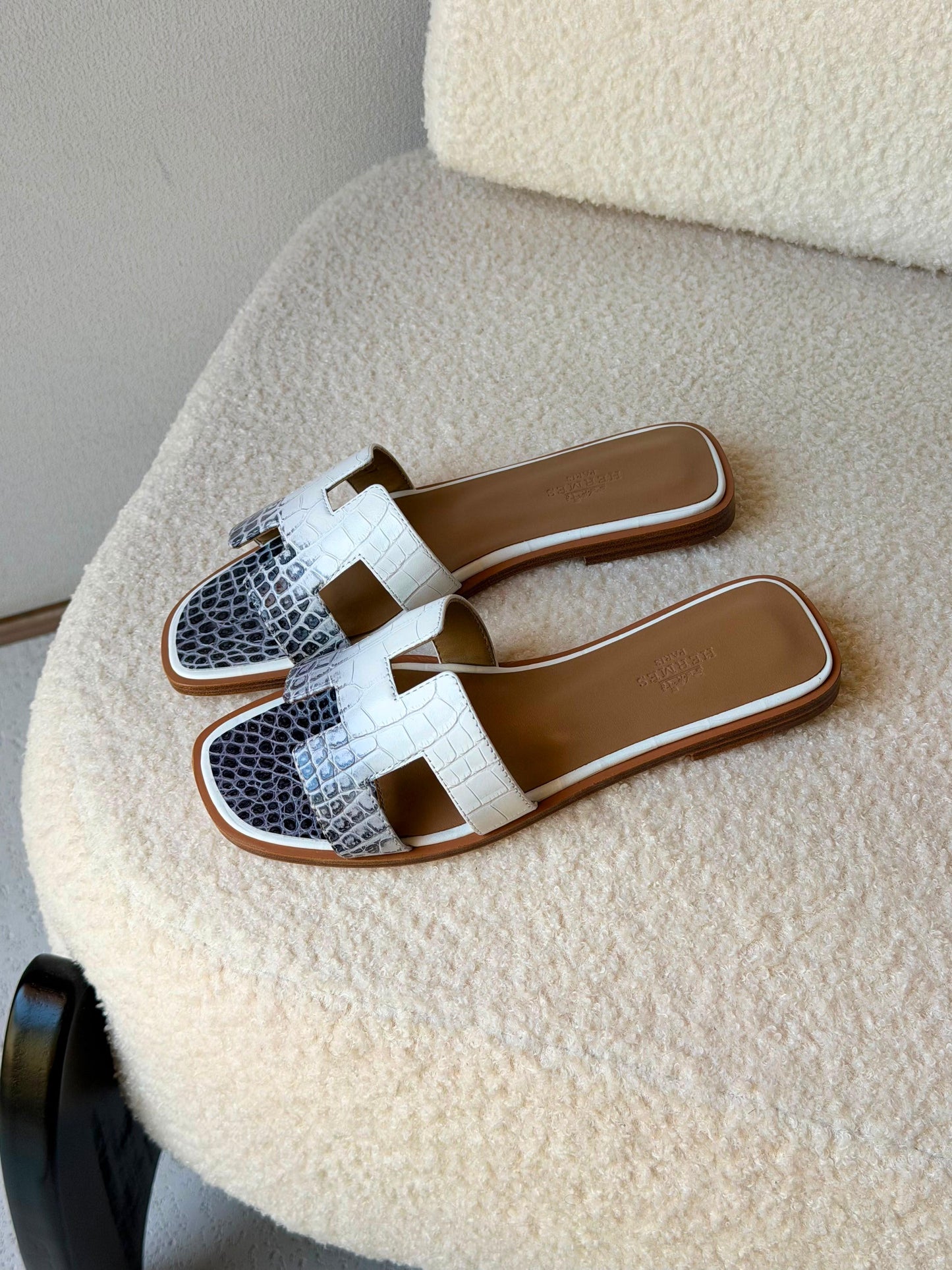 Hermès Oran flat sandals