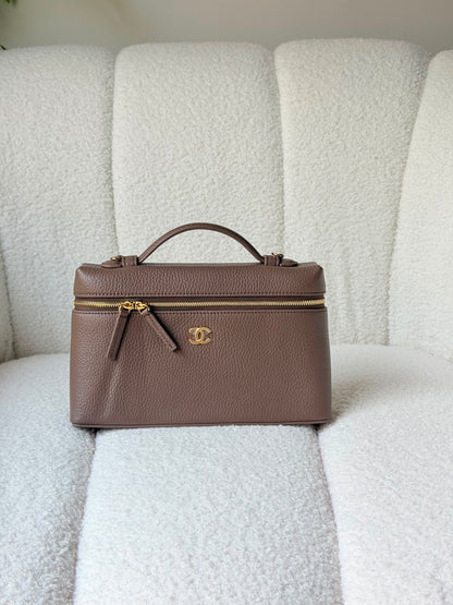 calfskin Chanel vanity case top handle 23 CM