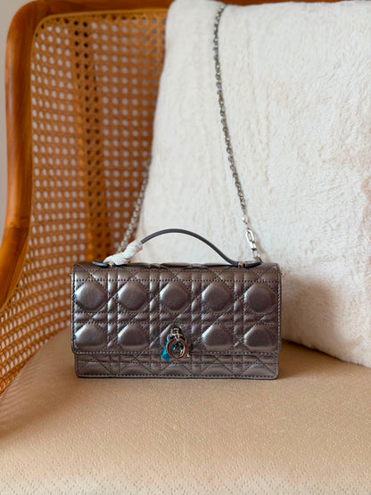 Miss DIOR lamp skin