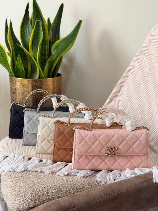 Chanel Kelly top handle bag 18 CM