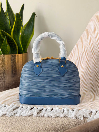 LOUIS VUITTON 23 CM