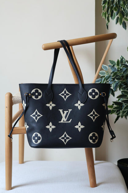 LOUIS Vuitton Neverfull mm tote bag