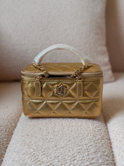 Chanel makeup 💄 bag 16 CM