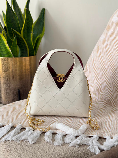 Chanel Chic Lady V-tote 22 CM