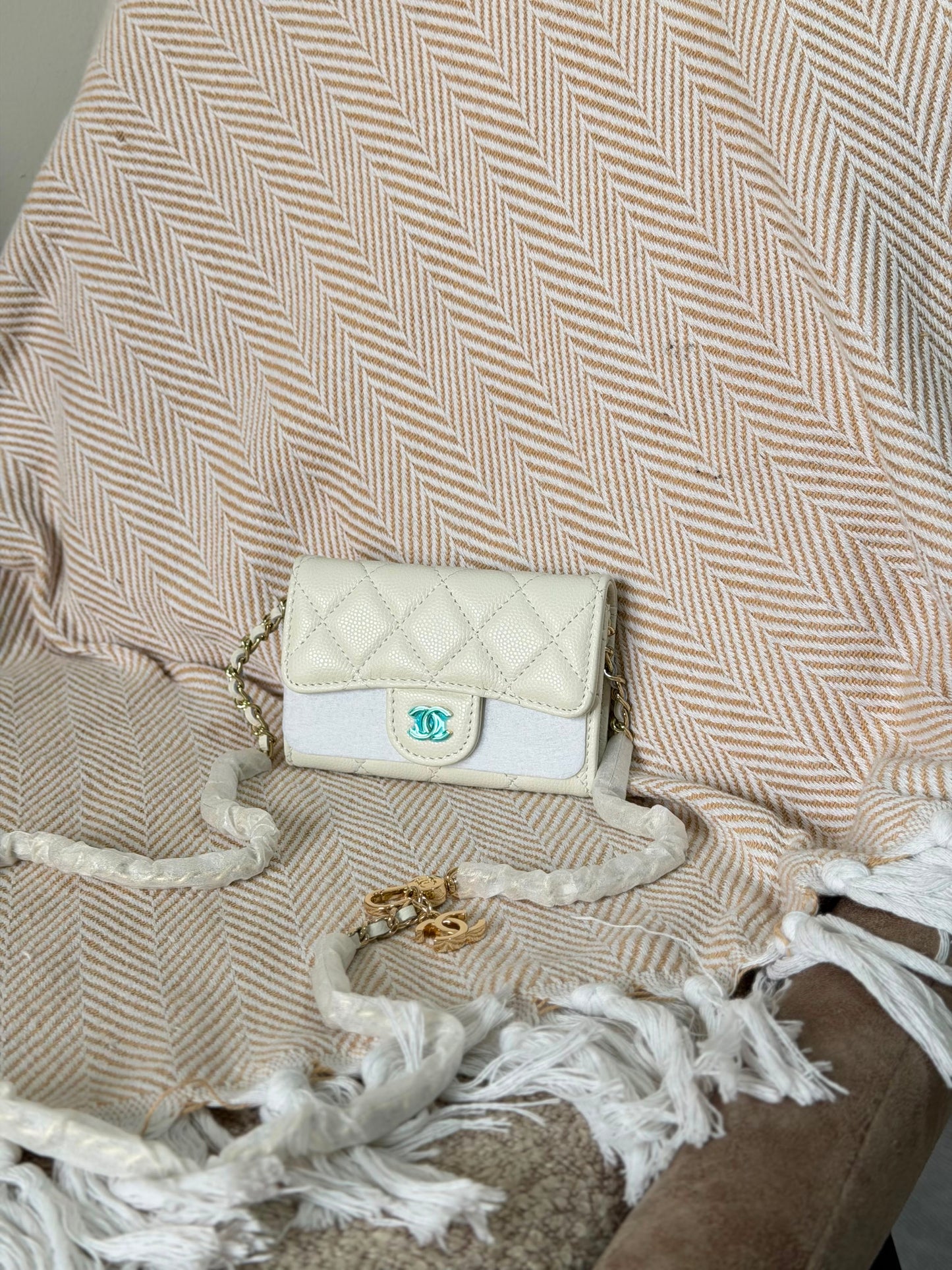 caviar leather Chanel mini chain card holder 11M