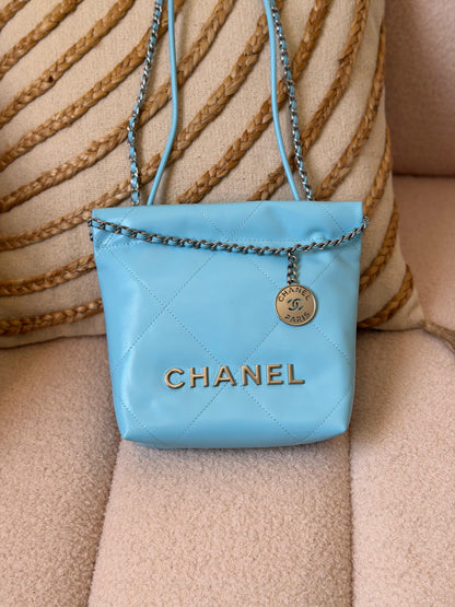 Chanel 22 mini size  18 CM