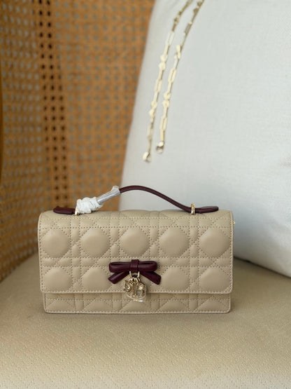 miss DIOR fyonka