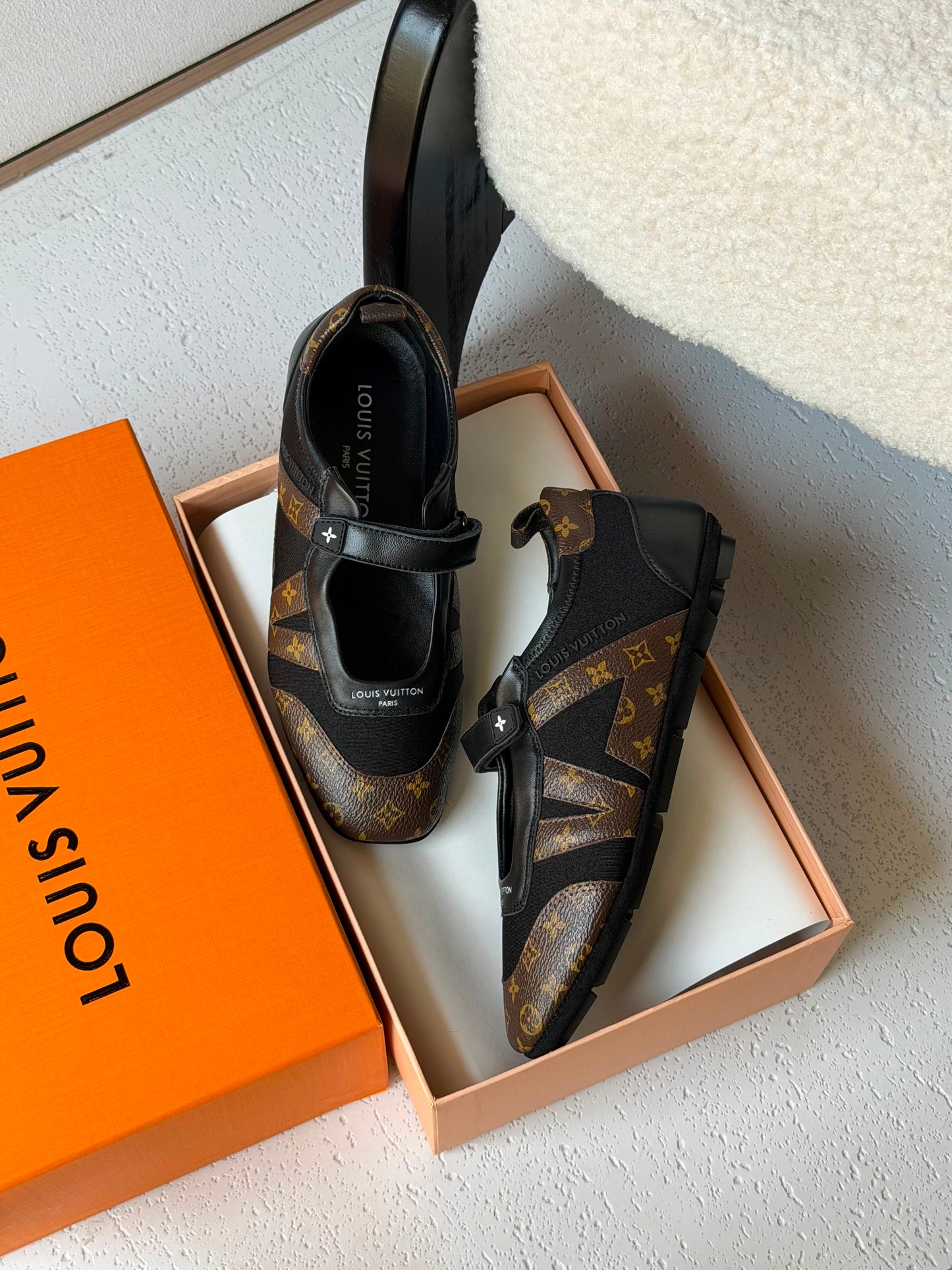 LOUIS VUITTON