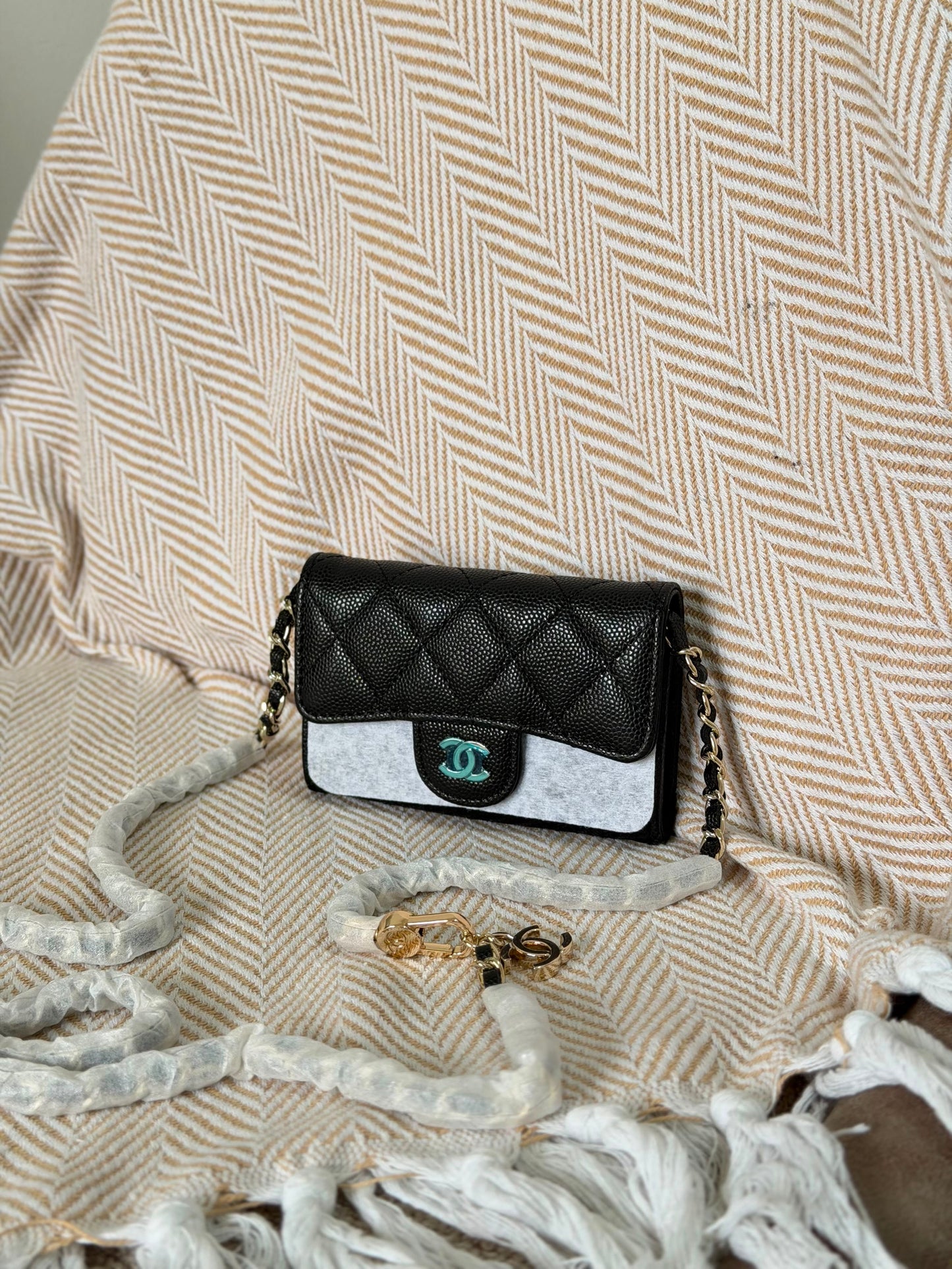 Chanel mini chain card holder 11CM