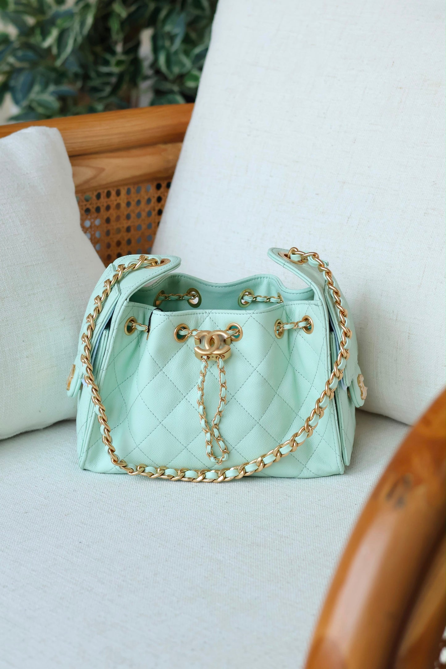 CHANEL 25 mini HOBO VIP quality