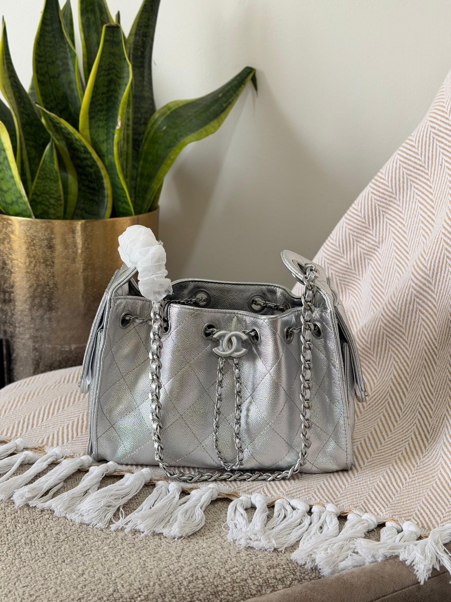 Chanel 25 Hobo Bag 22CM