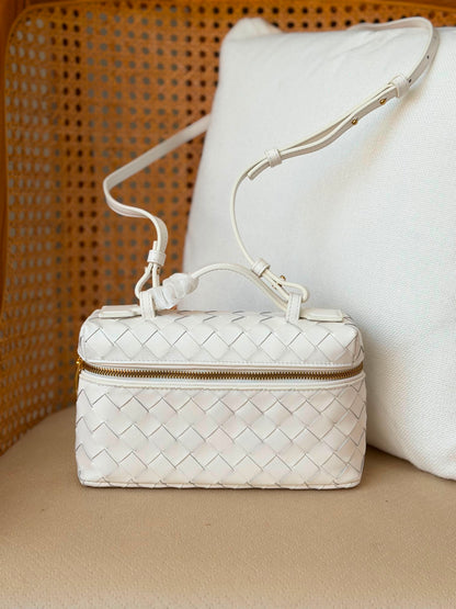 BOTTEGA VENETA vanity