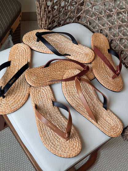 Saint Laurent Pool Flip-Flops in Smooth Leather and Raffia