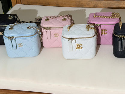 CHANEL makeup bag 10 CM