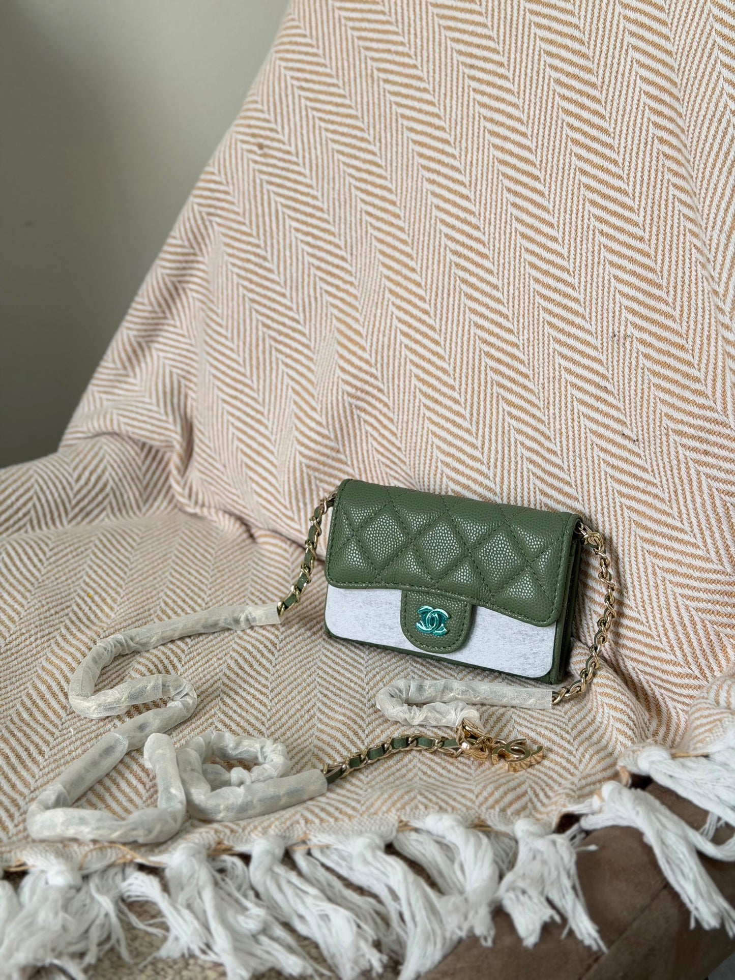 caviar leather Chanel mini chain card holder 11M