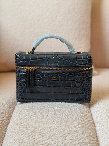 Chanel vanity  🐊 19 CM