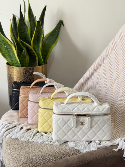 Chanel vanity cases 19 CM